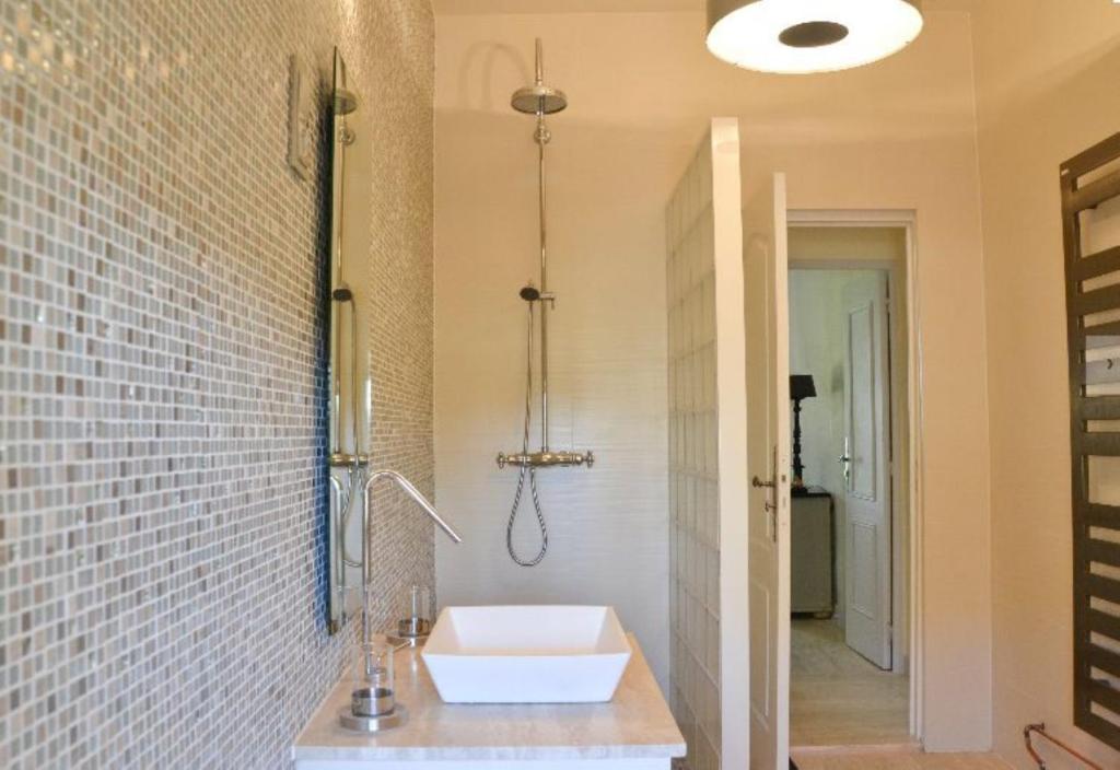 Saint-Andiol Mas Le 7 Bed & Breakfast エクステリア 写真